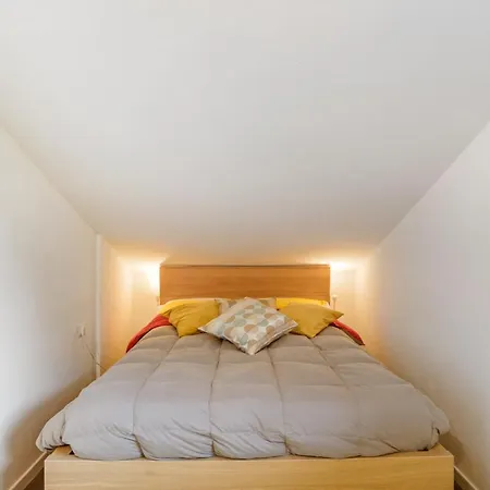 아파트 Center Apartments! *