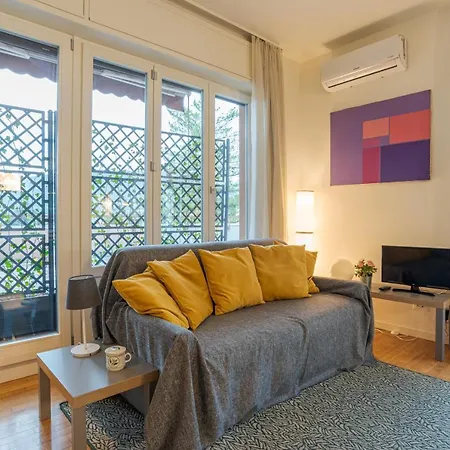 Center Apartments! 아파트 코모